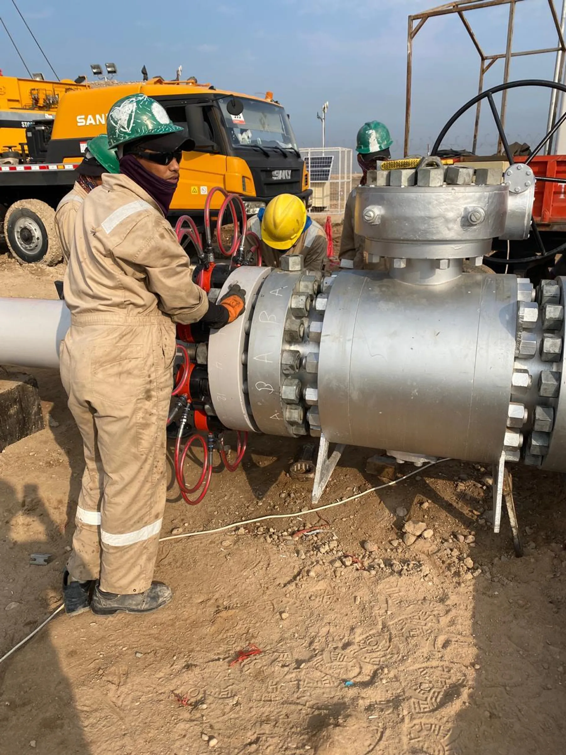 Project BP ROO Iraq Bolt Tensioning for Trunkline
